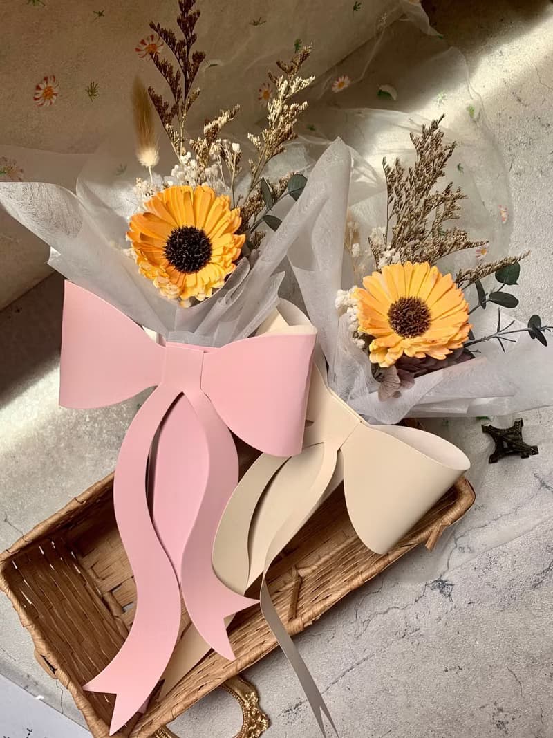 向日葵蝴蝶結花束(附手提袋)  /乾燥花束/紀念禮/祝福花束