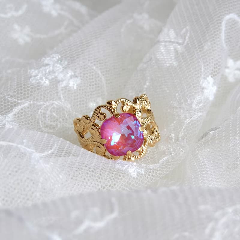 Lotus pink・大粒スクエア クリスタルガラスの アンティーク調リング・フリーサイズ ロリータ 蘿莉塔 哥德蘿莉