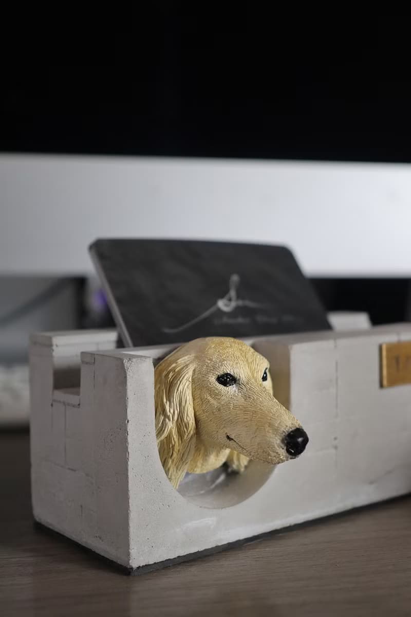 曙MUSE 長毛臘腸犬水泥名片架 手機架 辦公室 擴香石 手作 創意
