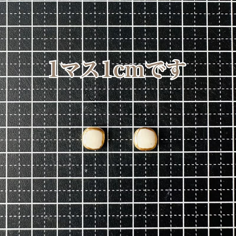 【再販】真っ白 スクエア 陶器 金継ぎ ピアス イヤリング ノンホールピアス 白 ホワイト シンプル 小ぶり 小さい 和モダン ゴールド 金 ギフト プレゼント