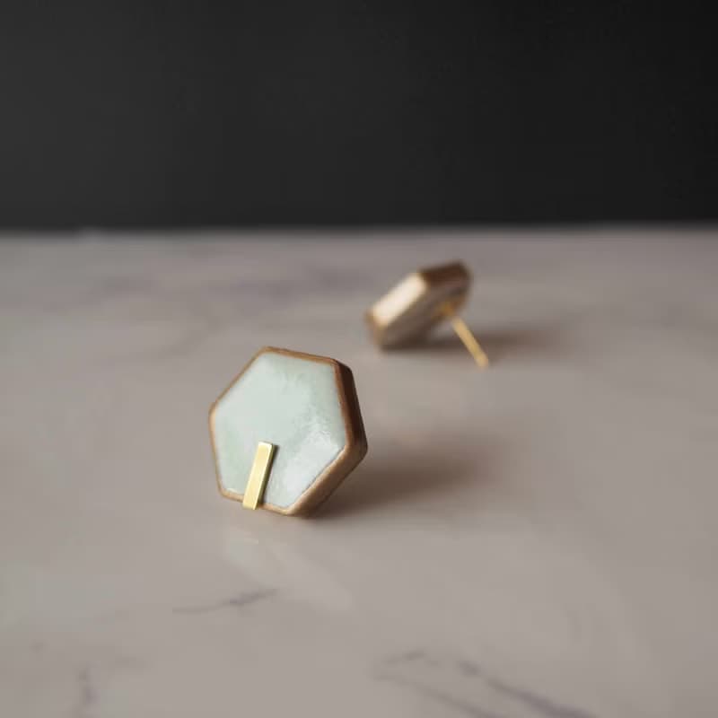 六角形 美濃焼ラインピアス (薄緑)　ピアス / イヤリング