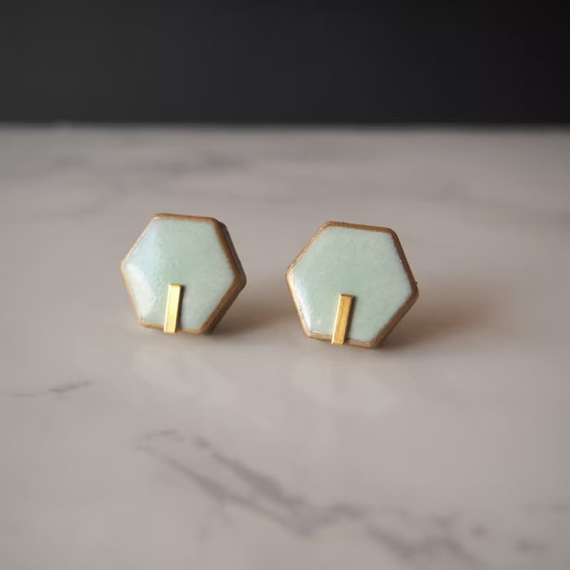 六角形 美濃焼ラインピアス (薄緑)　ピアス / イヤリング