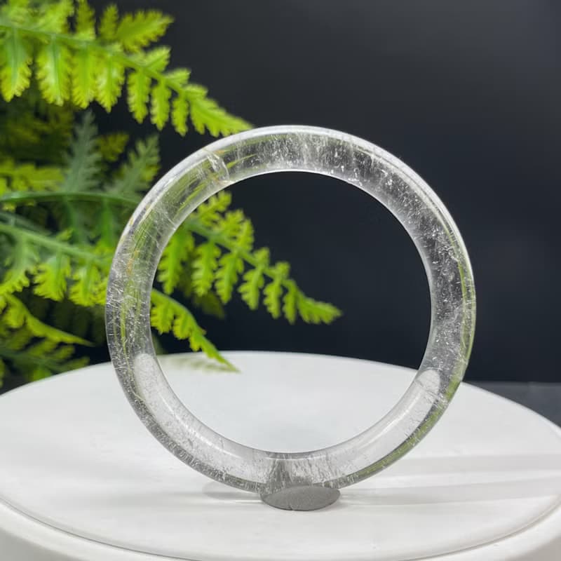 白水晶手镯 53+MM 冰透星光閃片 飄黃膠花 白色水晶手環 淨化心靈