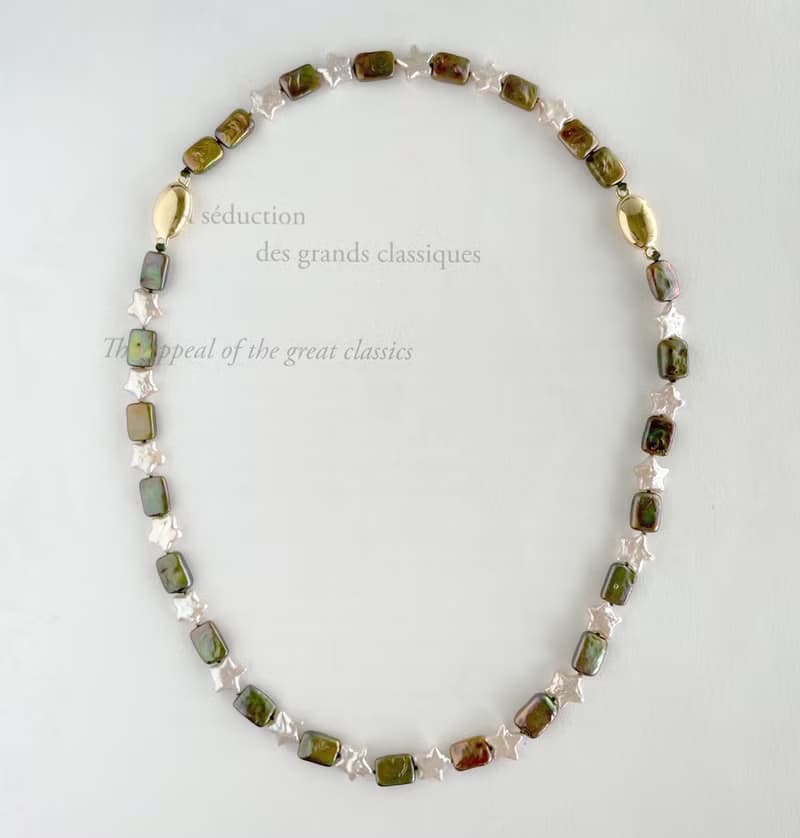 グリーン染めレクタングルの淡水パールとほんのりピンクスターのパールのチョーカー&ブレスレット