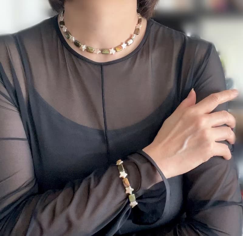 グリーン染めレクタングルの淡水パールとほんのりピンクスターのパールのチョーカー&ブレスレット