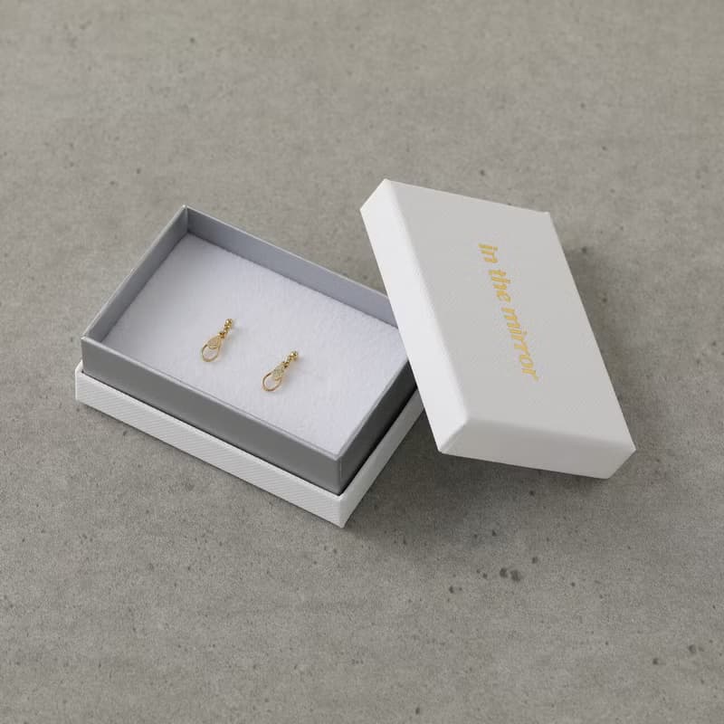 twin drops GD ―2つの雫が揺れるクリスタルポストピアス　ゴールド