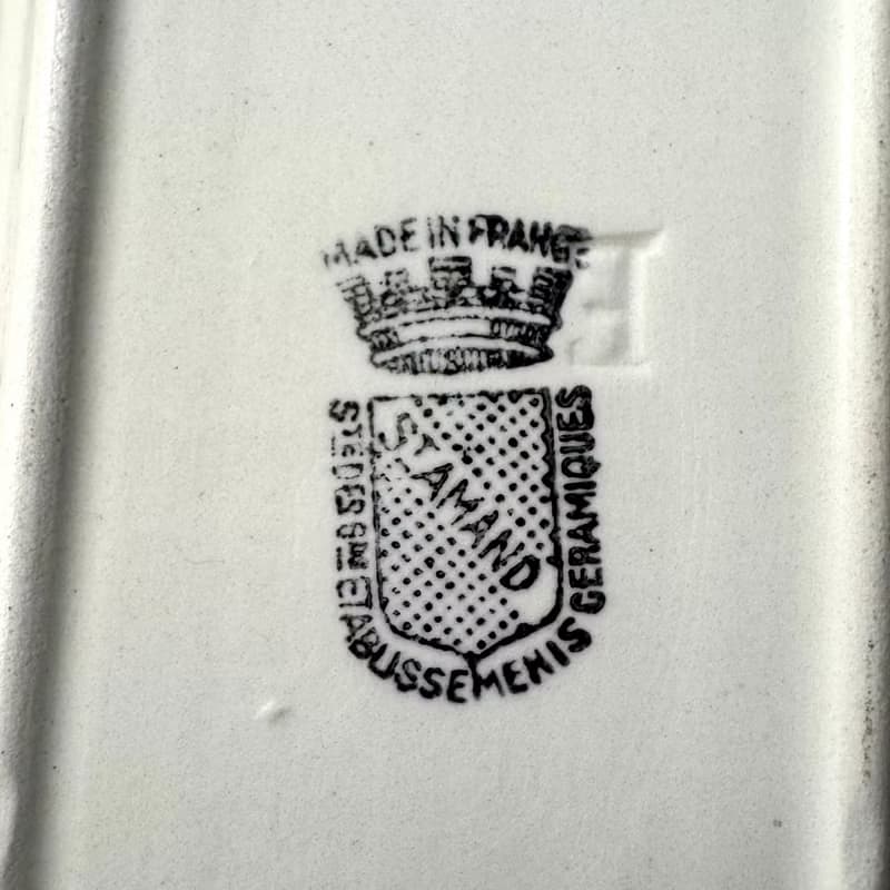 50502-迷人法國古董Saint-Amand 長形置物瓷盒附蓋