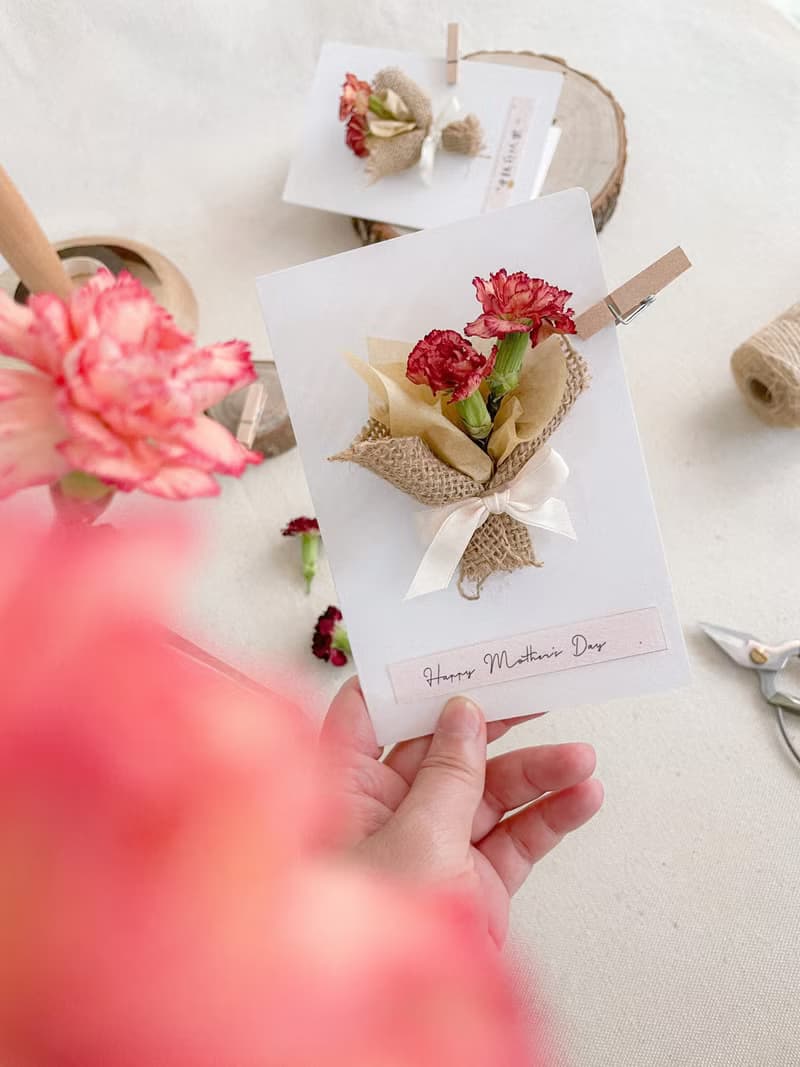 康乃馨田間小花束 x 乾燥花DIY手作摺頁卡片