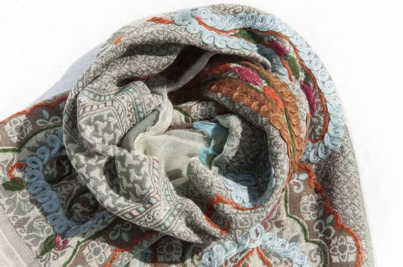 羊絨毯 刺繡毛毯 羊毛蓋毯 保暖披肩 寒流必備 水煮羊毛披肩/針織圍巾/刺繡圍巾/羊絨披巾/喀什米爾Cashmere-花