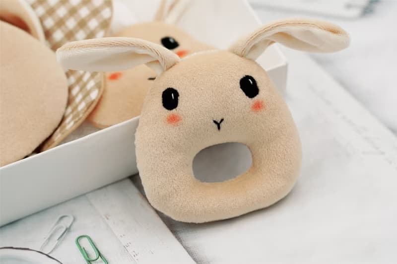 Bucute肥肥兔的彌月禮盒組/口水巾/護身符/手搖鈴/彌月