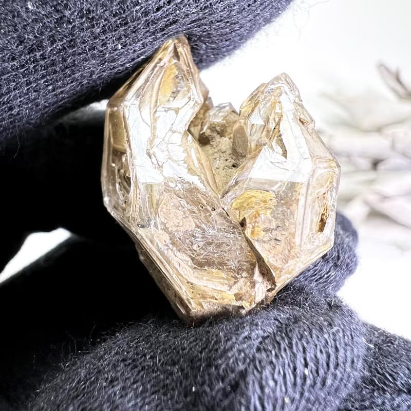 寧靜。原礦  一圖一物 淨化 療癒 冥想 高頻 l 黃泥骸骨水晶 l