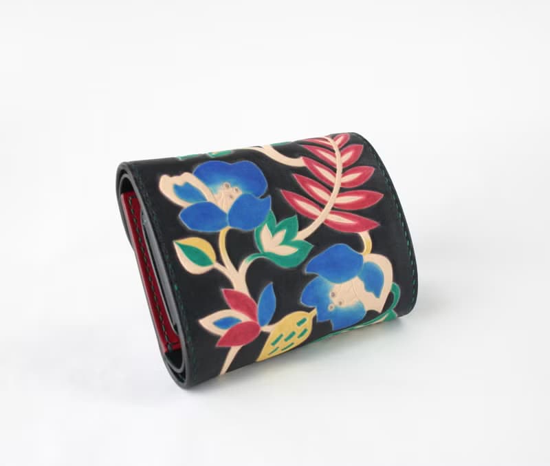 手染め手縫いの革財布　Elegant Flower Black