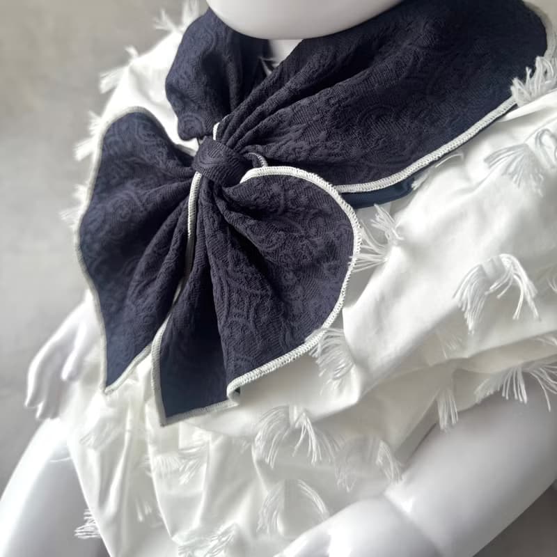 像圍巾一樣的圍嘴 STAIF Lusso Navy Jacquard