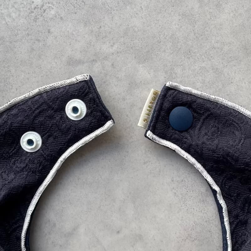 像圍巾一樣的圍嘴 STAIF Lusso Navy Jacquard