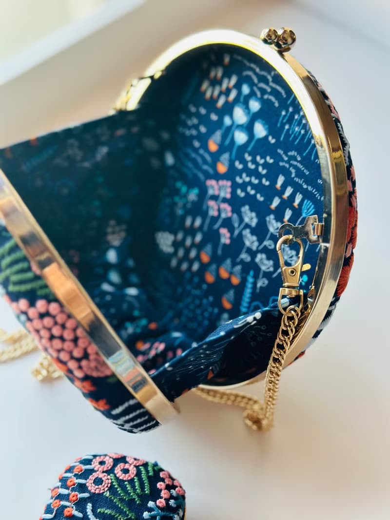 花海刺繡小圓包 - 可手拿/ 斜揹/ 婚禮姊妹禮物