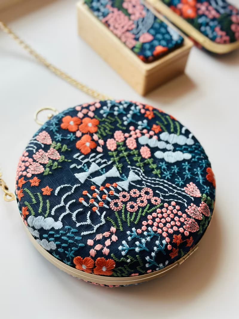 花海刺繡小圓包 - 可手拿/ 斜揹/ 婚禮姊妹禮物