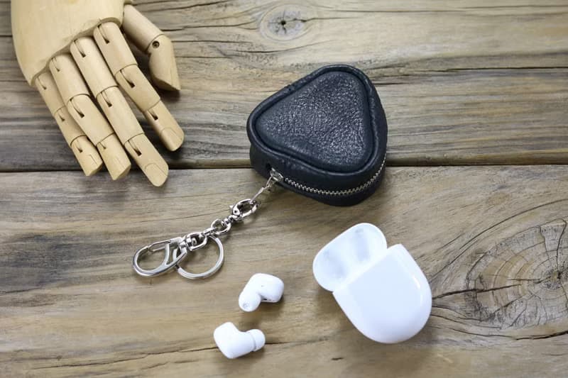 三角型零錢包/AirPods/耳機收納/御飯糰造型-黑澀
