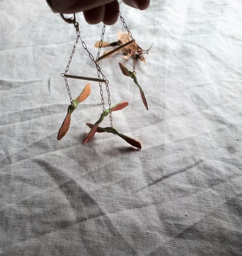青楓翅果耳環_手染塑型皮革一對