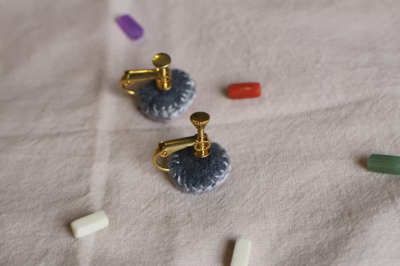 刺繡耳環 210 太空 / 耳夾款