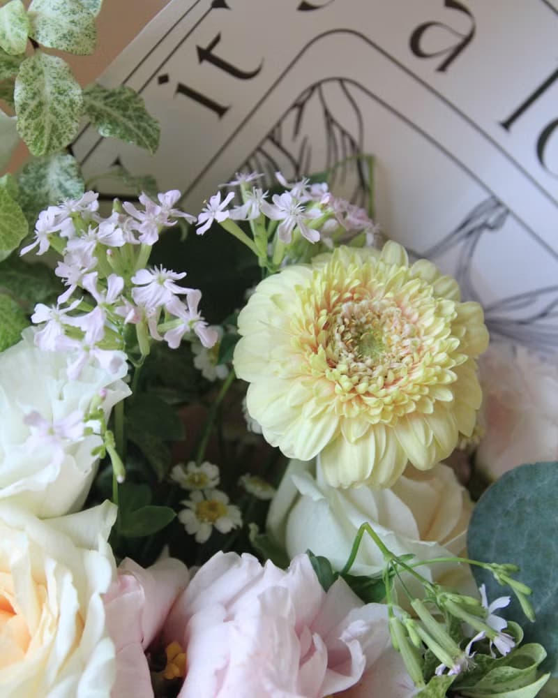 Shimmer 微光晨曦 鮮花花束  情人節 浪漫花束