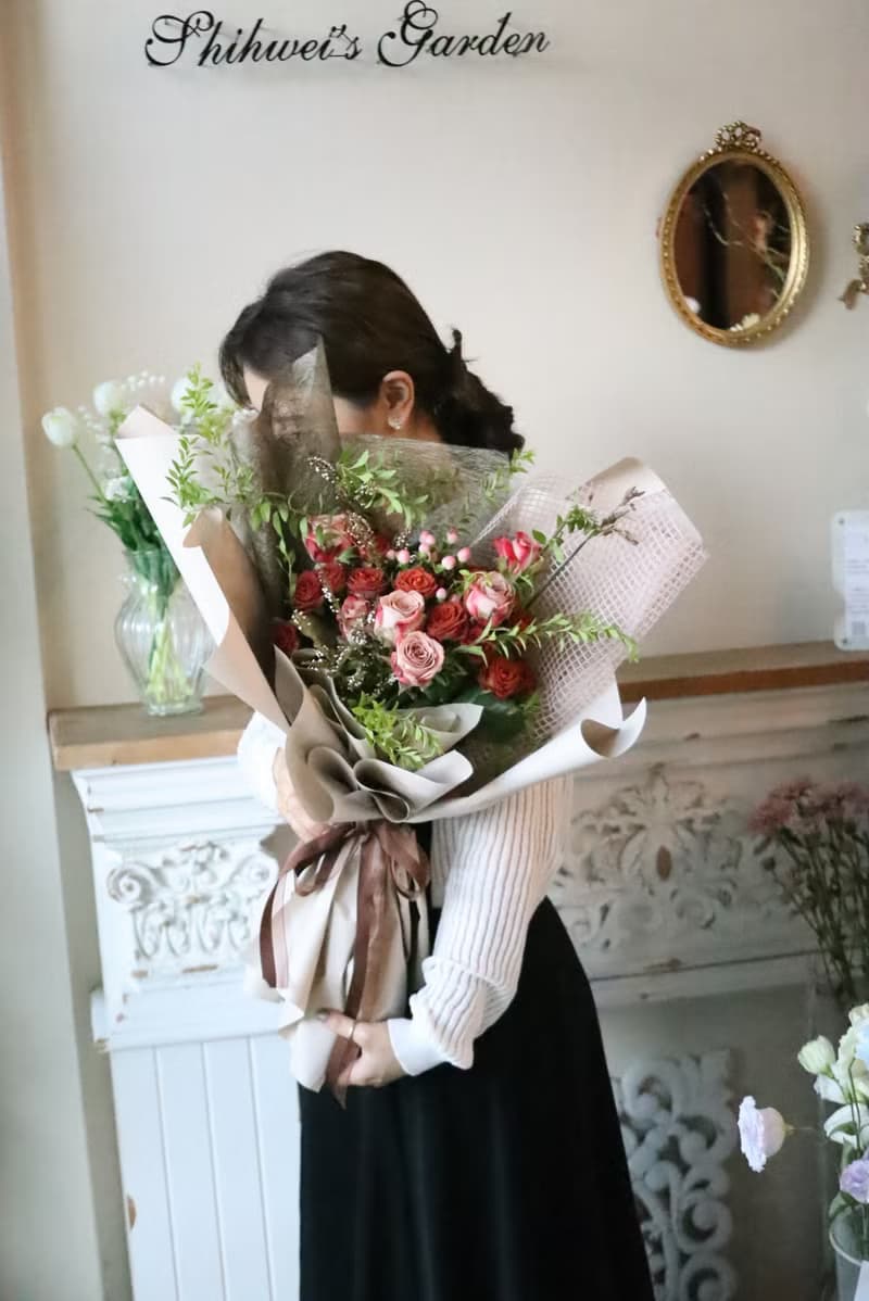 巧克力卡布奇諾奶茶 鮮花花束/限台中地區