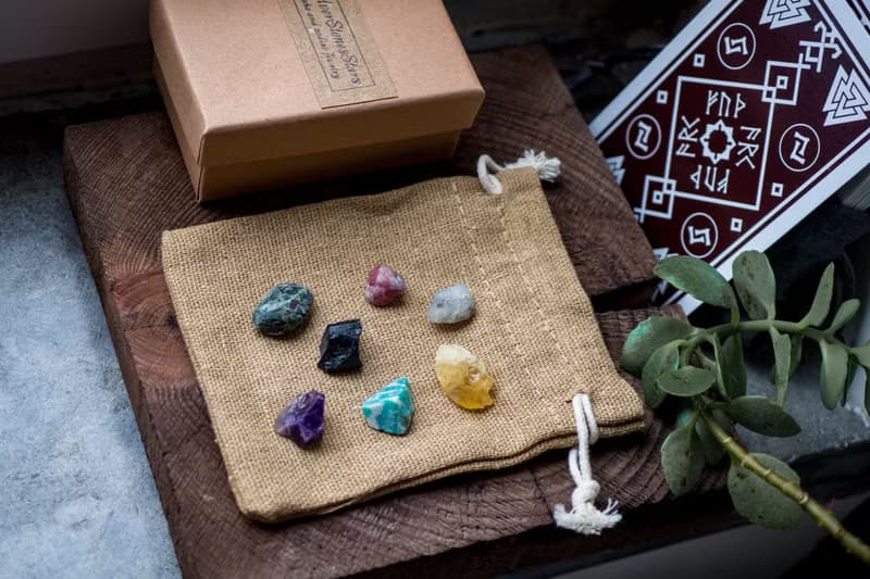 7 Chakra crystal set, harmonizing gift box, raw crystals, pink tourmaline