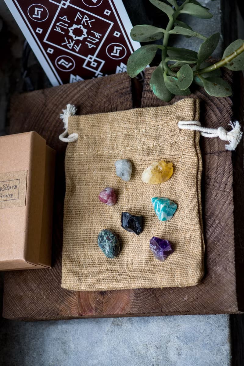 7 Chakra crystal set, harmonizing gift box, raw crystals, pink tourmaline
