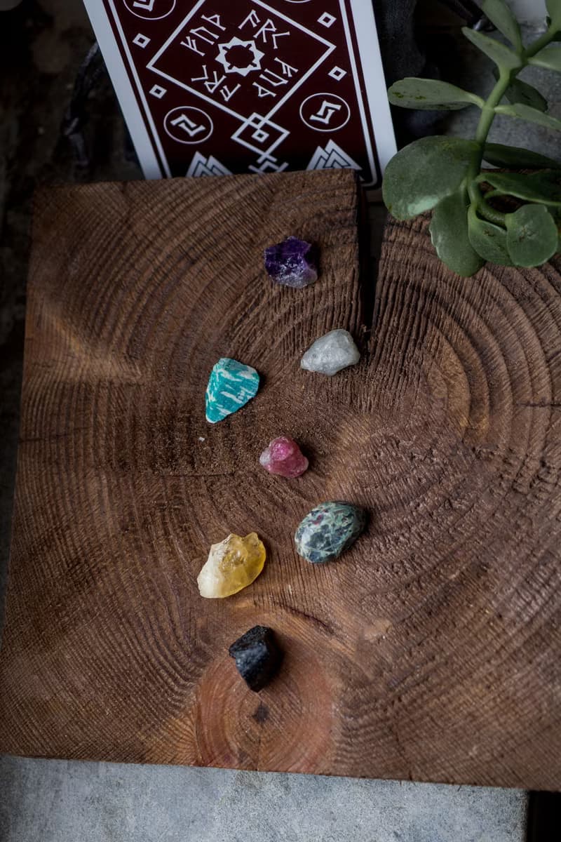 7 Chakra crystal set, harmonizing gift box, raw crystals, pink tourmaline