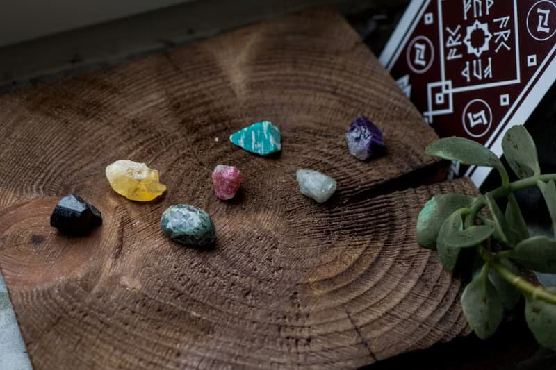 7 Chakra crystal set, harmonizing gift box, raw crystals, pink tourmaline
