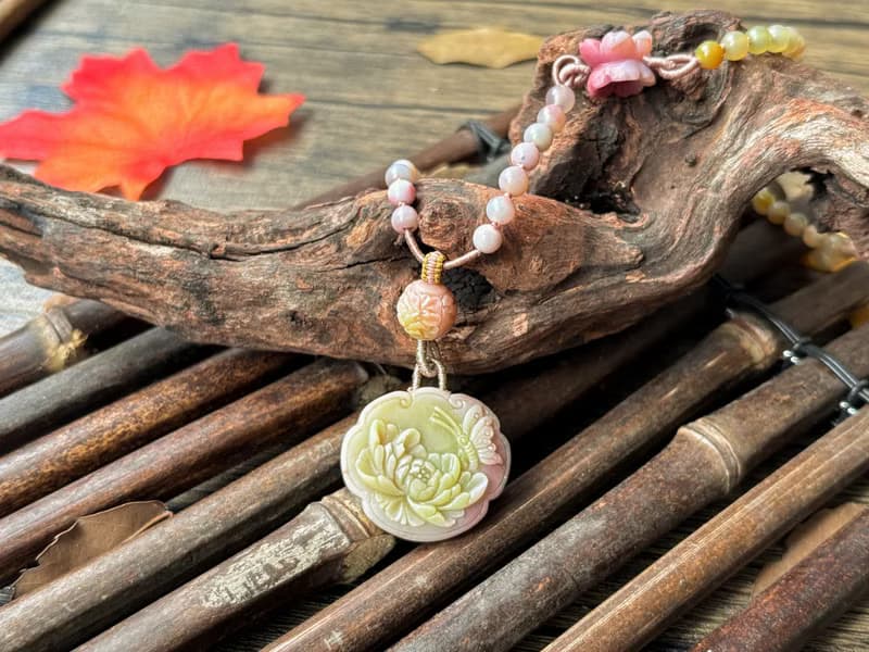 【一物一圖】天然鹽源瑪瑙蝶 戀花雕刻平安鎖 連珠鍊設計款項鍊