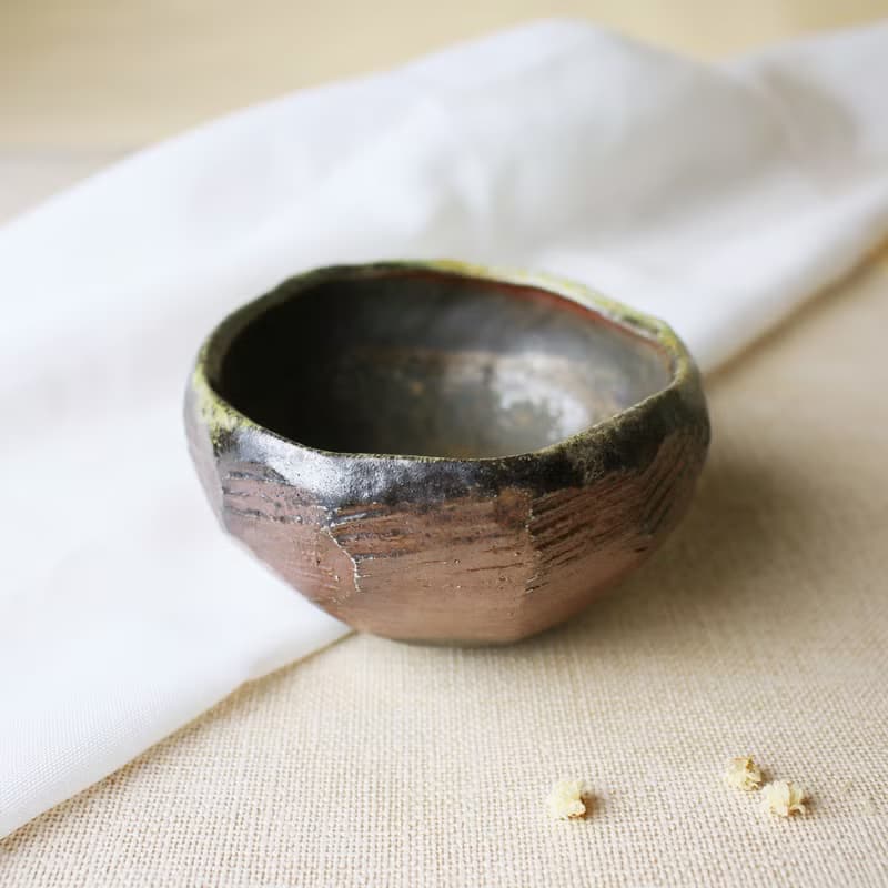 切面手捏捧杯 灰釉彩 新彩燒 柴燒陶藝 手作作品 | 張運美 作品