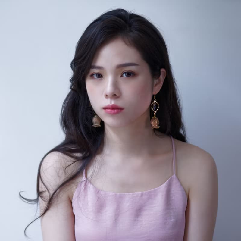 Gaia 香檳金扭轉金屬水晶垂墜玫瑰花苞耳環