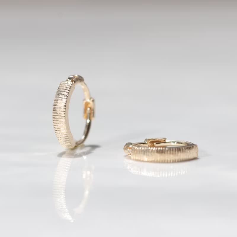 14K 復古切紋耳扣耳環 (內徑 6.5 mm) (單個) 洗澡免摘  不褪色