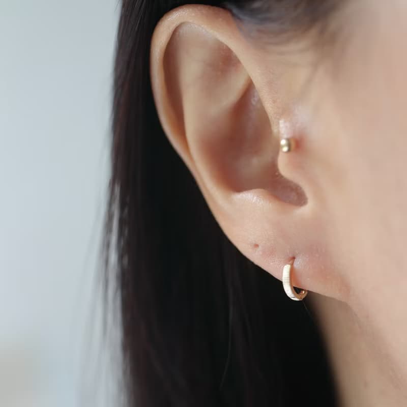 14K 復古切紋耳扣耳環 (內徑 6.5 mm) (單個) 洗澡免摘  不褪色