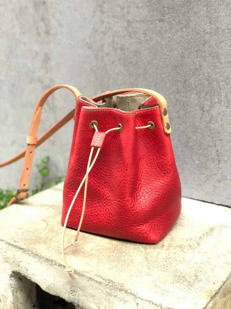迷你水桶包/斜背包 Color:焦糖/黑/綠/紅 植鞣牛革製