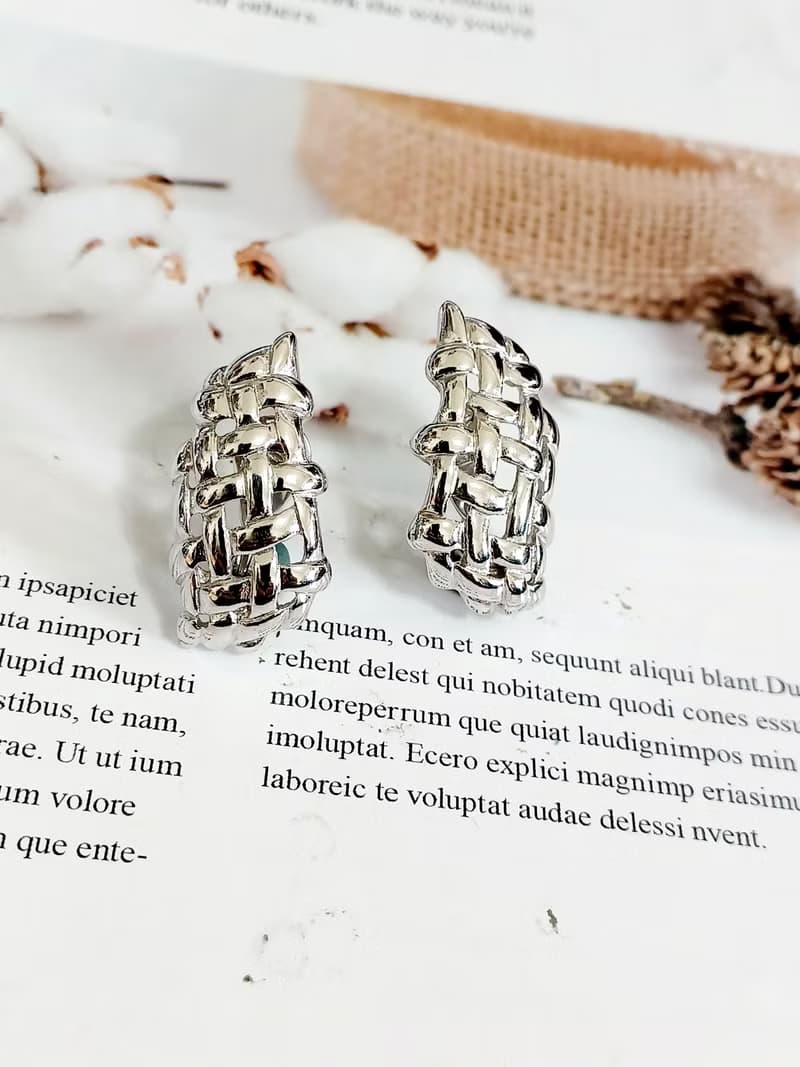 vintage jewelry  Monet 亮銀金屬網狀 夾式耳環