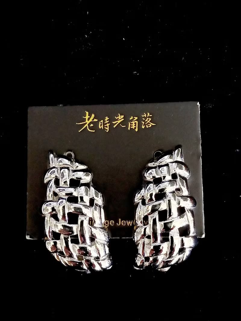 vintage jewelry  Monet 亮銀金屬網狀 夾式耳環