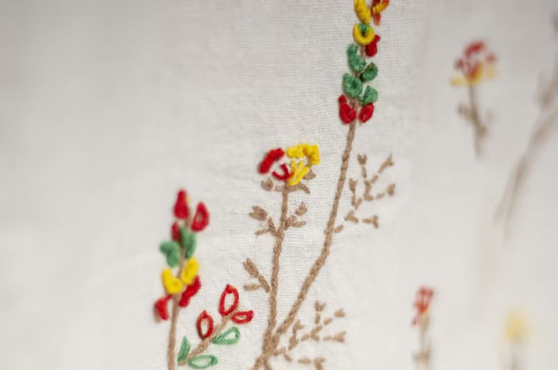 女裝 有機純棉刺繡上衣 手工棉手繡上衣 手織布寬版-蒲公英花朵風