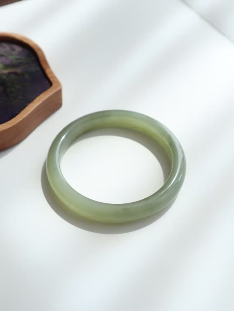 天然晴水和田玉手鐲 冰底晴水料顏色美脂很厚玉質溫潤水頭足