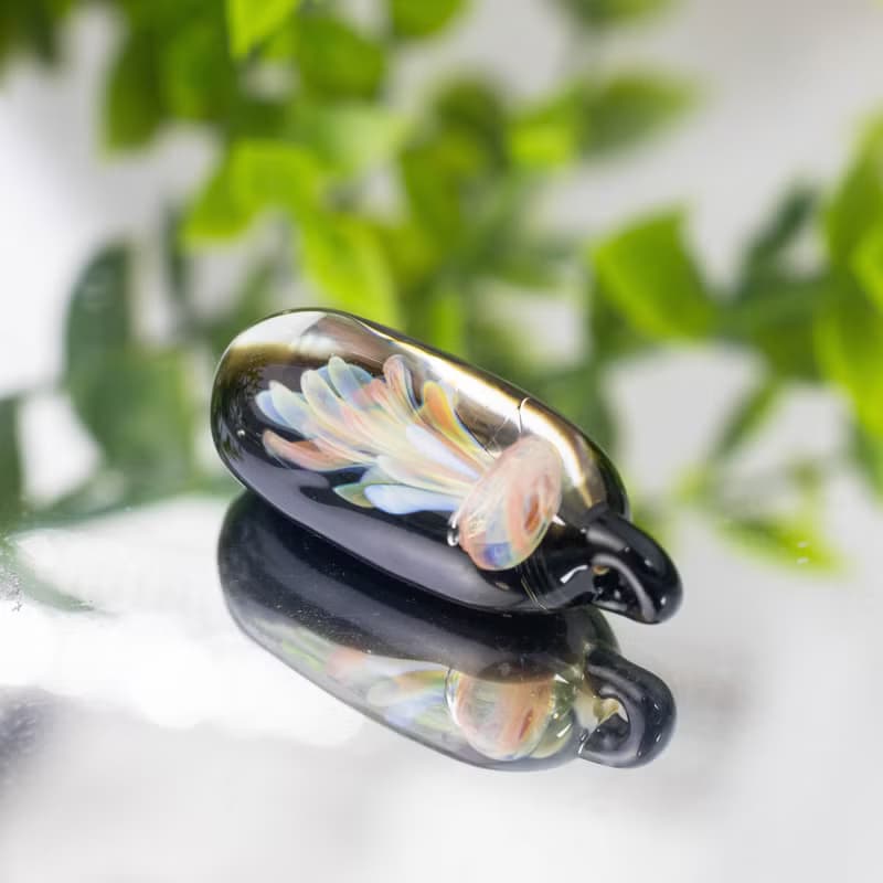 水母膠囊頸鍊(有底色)