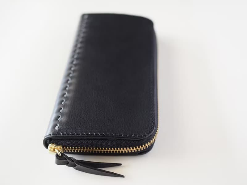 コの字ファスナーの定番長財布 / 漆黒