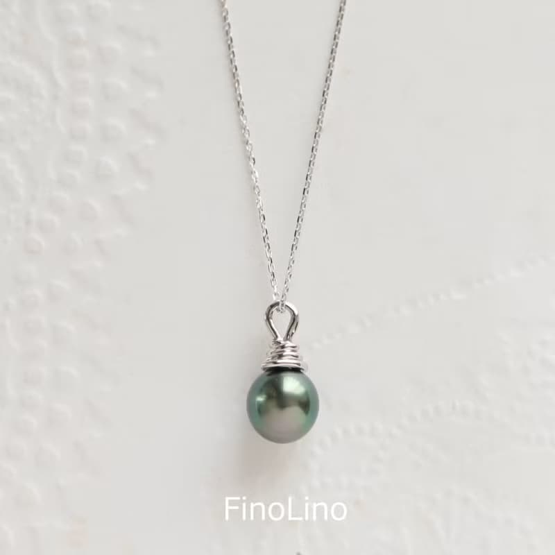 Joy タヒチパール黒蝶真珠のシルバー製ペンダントネックレス