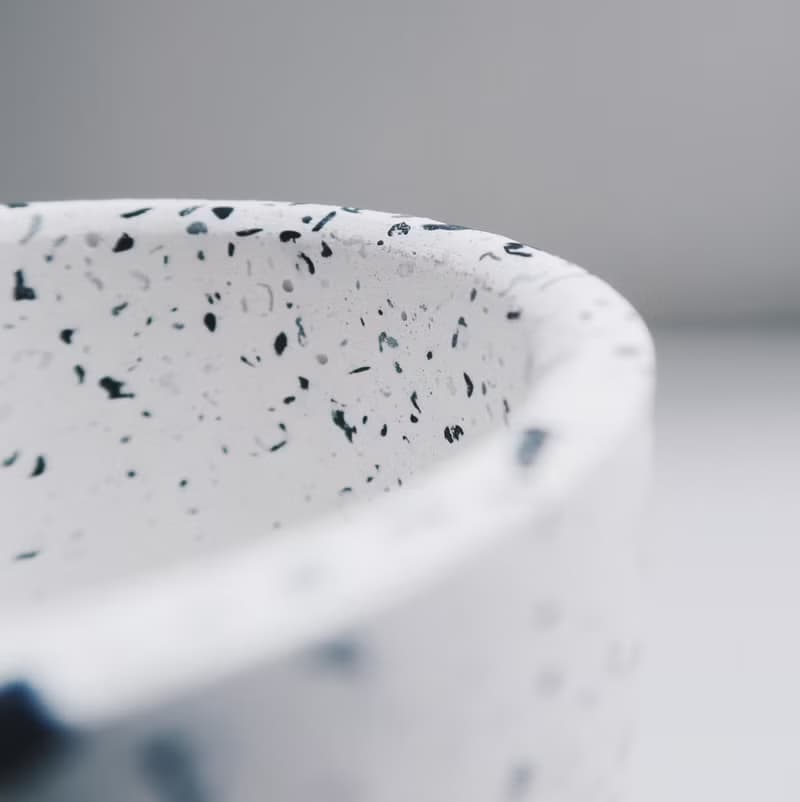 TERRAZZO 磨石子 | 經典黑白水泥圓形盆器・筆筒・桌面收納