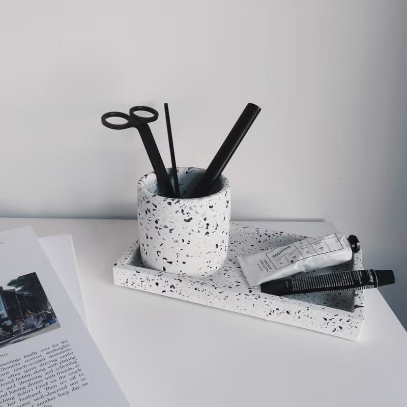 TERRAZZO 磨石子 | 經典黑白水泥圓形盆器・筆筒・桌面收納