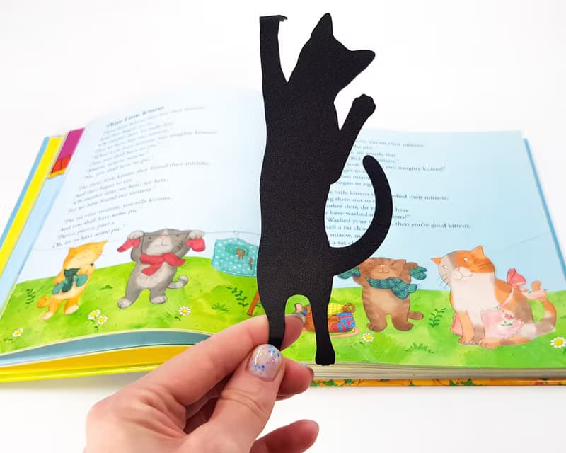 Black Metal bookmark Cat got stuck.Minimalist bookmark for stylish cat lovers