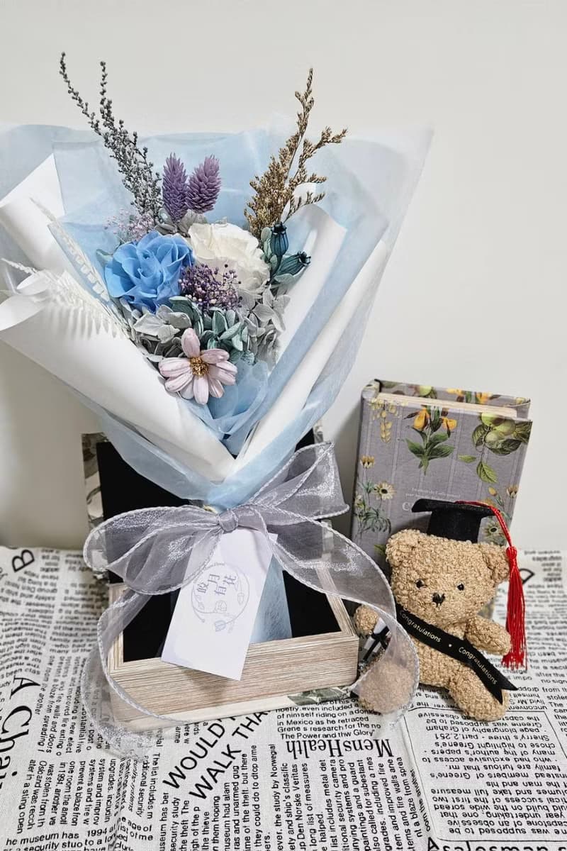 皎月有花 永生花畢業花束