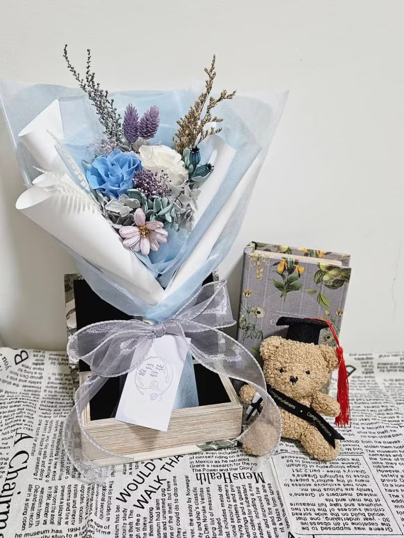 皎月有花 永生花畢業花束