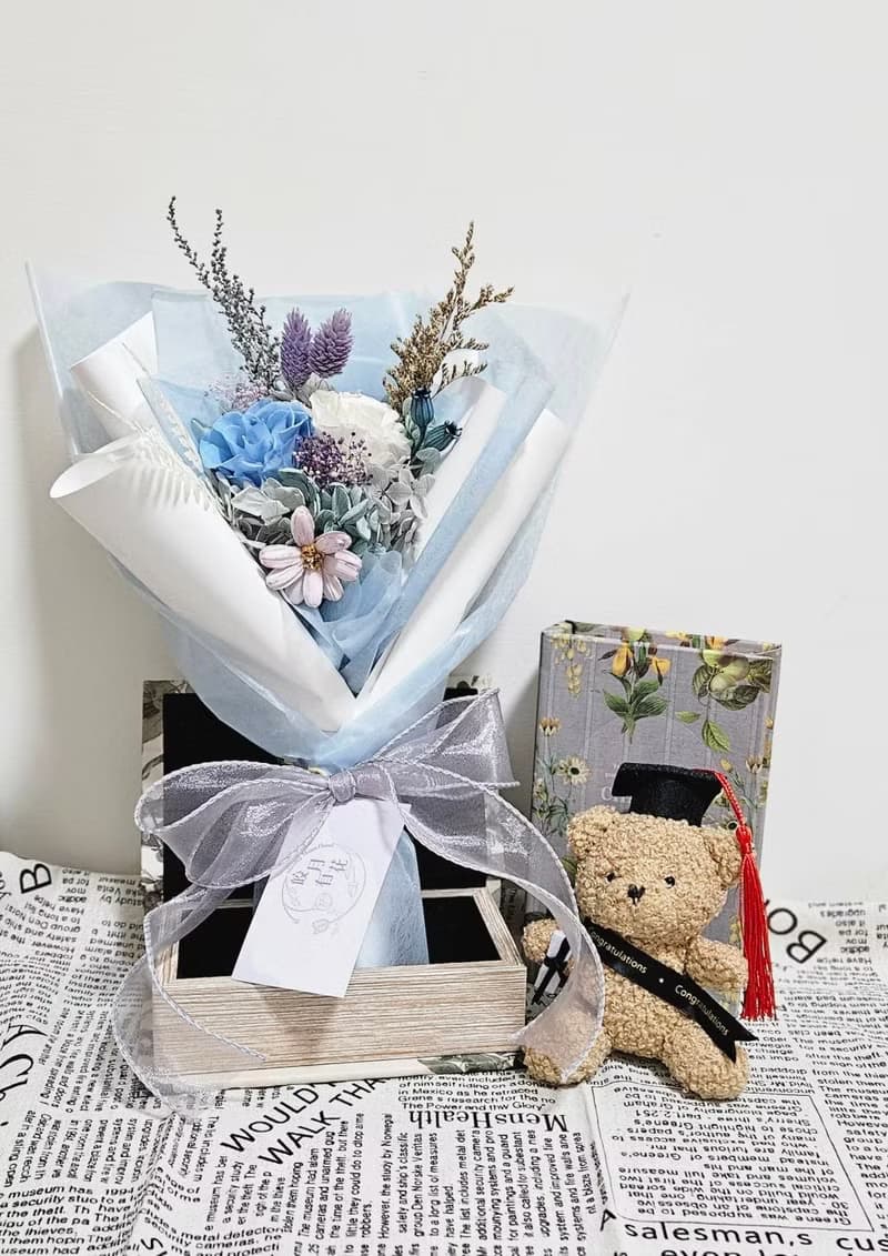 皎月有花 永生花畢業花束