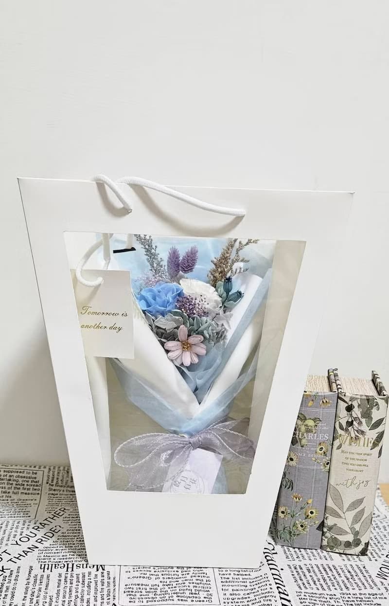 皎月有花 永生花畢業花束