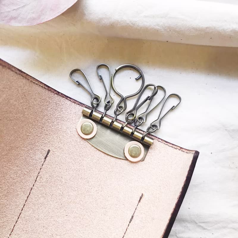 植鞣革牛皮_平口扣條鑰匙套_木莓漸層灰藍